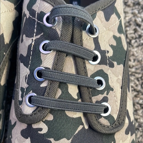 NWT Mens size 6 shoes Camo shoes Camouflage Sneakers size 6 adult unisex - Picture 3 of 17